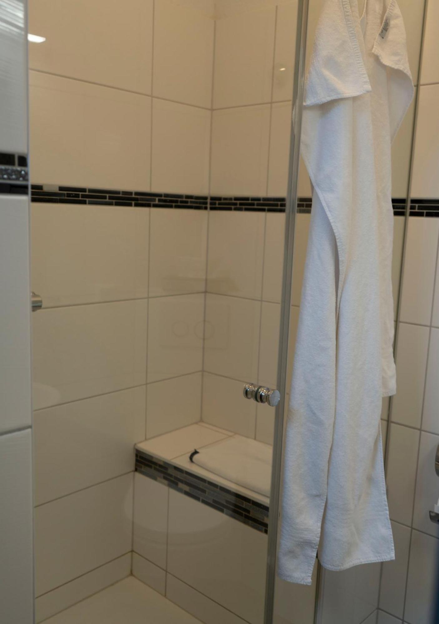 Gaststaette Zur Eiche Hotel Hanovra Exterior foto